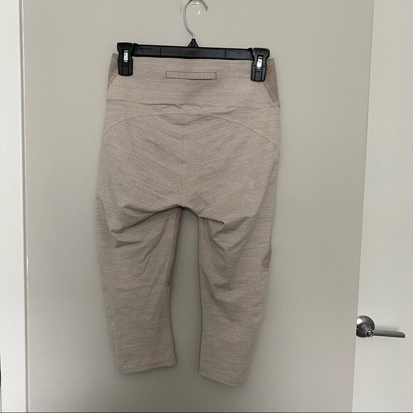 Outdoor Voices Legging Capri Crop Tech Sweat Coyote Atmosphere Tan Beige Neutral - Picture 5 of 6